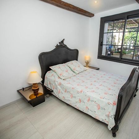 Bed and Breakfast Oustaou De Betty Et Bob Le Cailar Esterno foto