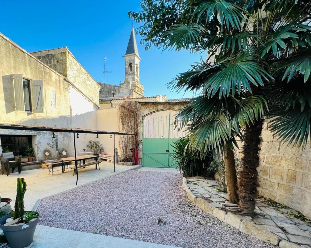 Bed and Breakfast Oustaou De Betty Et Bob Le Cailar Esterno foto